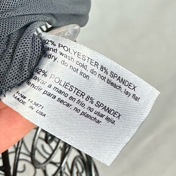 Frankies Bikinis Lauryn grey mesh cropped baby tee size L - Picture 5 of 9